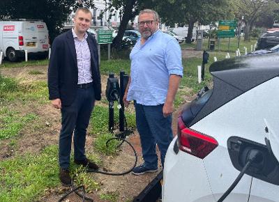 Cllr Murray (right) and Tom Heagerty (left), of Connected Kerb Cllr Murray (right) and Tom Heagerty (left), of Connected Kerb